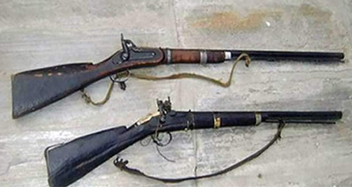 दुईवटा बन्दुकसहित ७ जना पक्राउ, बारुद पनि बरामद