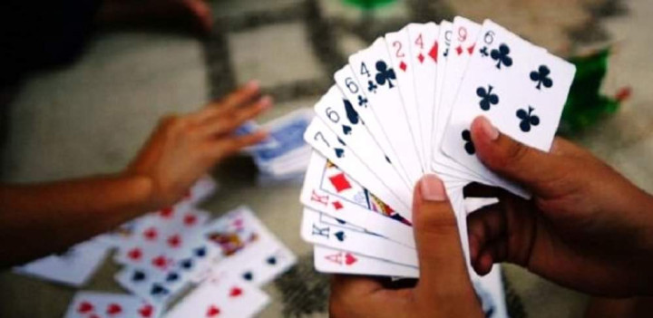 जुवाखालबाट १० लाख नगदसहित ९ जना पक्राउ