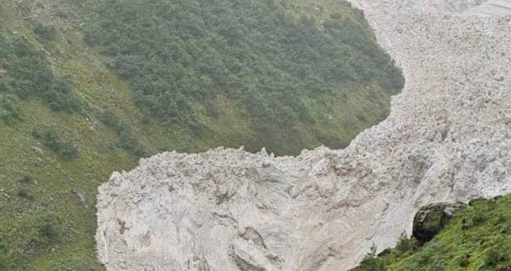 मानापाथी हिमालमा हिमपहिरो: ९ घरपरिवार सुरक्षित स्थानमा सारियो