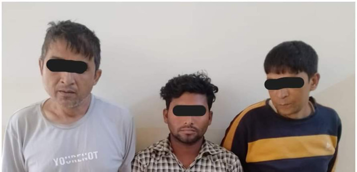 गौशालाबाट नेपाली नक्कली नोट खैरो हेरोइनसहित ३ जना पक्राउ