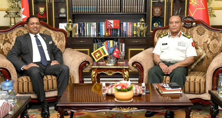 प्रधान सेनापति र श्रीलंकाका राजदूतबीच जङ्गी अड्डामा भेटवार्ता