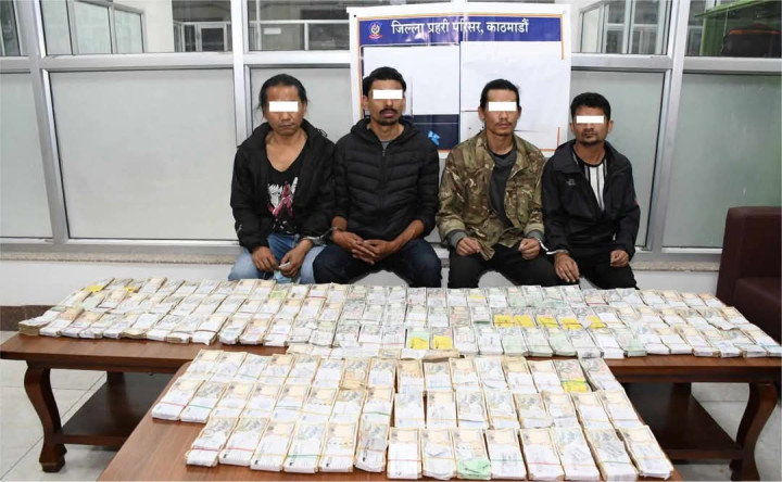 स्रोत नखुलेको ९५ लाख रुपैयाँभन्दा बढी रकमसहित ४ जना पक्राउ