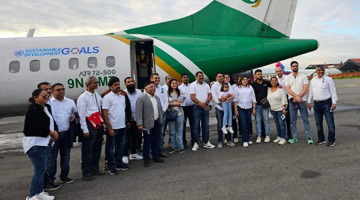 भारतीय पर्यटकले गरे २ वटा विमान चार्टर्ड गरेर माउन्टेन फ्लाइट