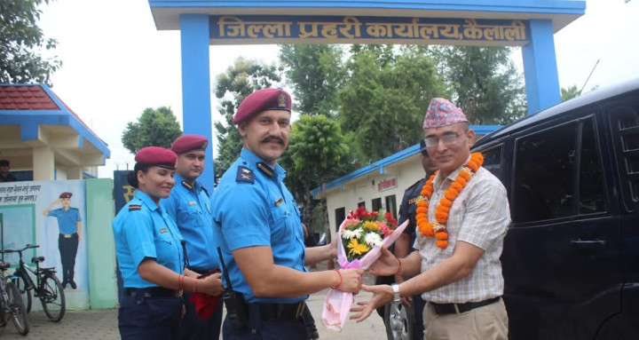 कैलाली प्रहरीको कमाण्ड सम्हाल्दै एसपी चन्द