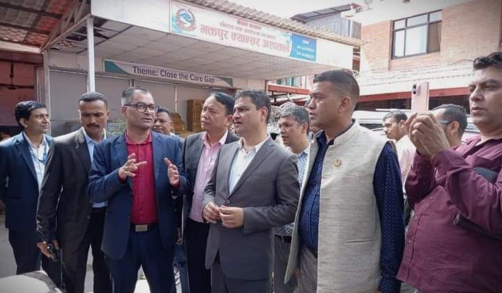संघ र प्रदेश स्वास्थ्य मन्त्री भक्तपुर अस्पतालको आकस्मिक निरीक्षणमा, क्यान्सर रोगको लागि प्रदेशले एकलाख दिने